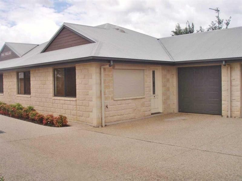 Ina Villas Unit 4/14 Uniplaza Court, Kearneys Spring QLD 4350