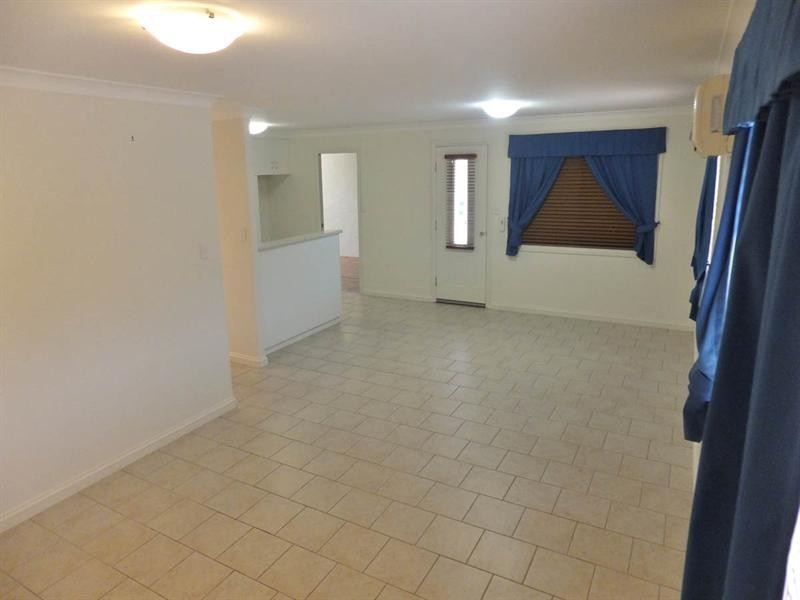 Ina Villas Unit 4/14 Uniplaza Court, Kearneys Spring QLD 4350