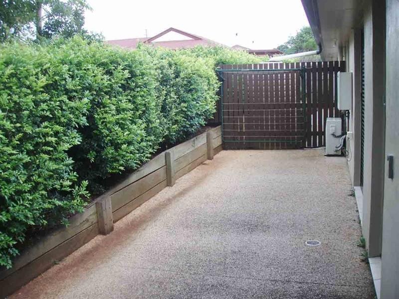 Ina Villas Unit 4/14 Uniplaza Court, Kearneys Spring QLD 4350