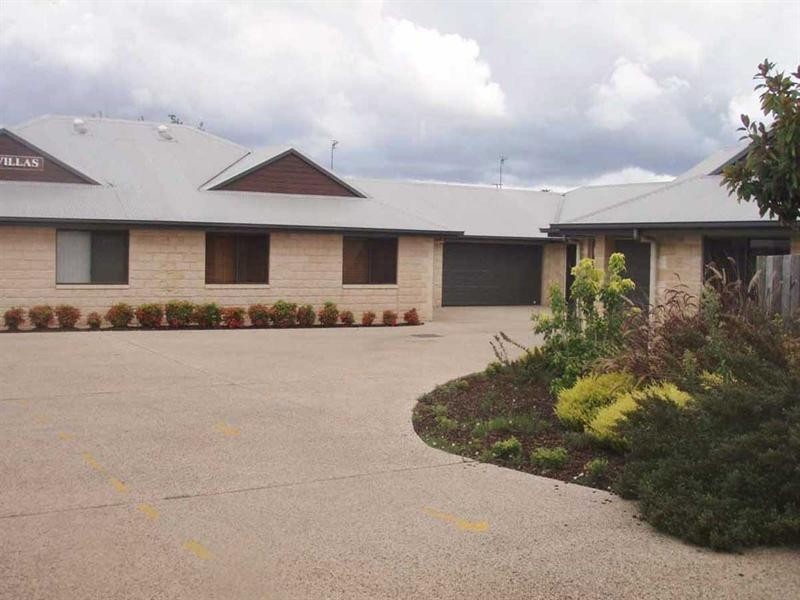 Ina Villas Unit 4/14 Uniplaza Court, Kearneys Spring QLD 4350