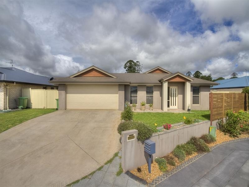 6 Barambah Street, Glenvale QLD 4350