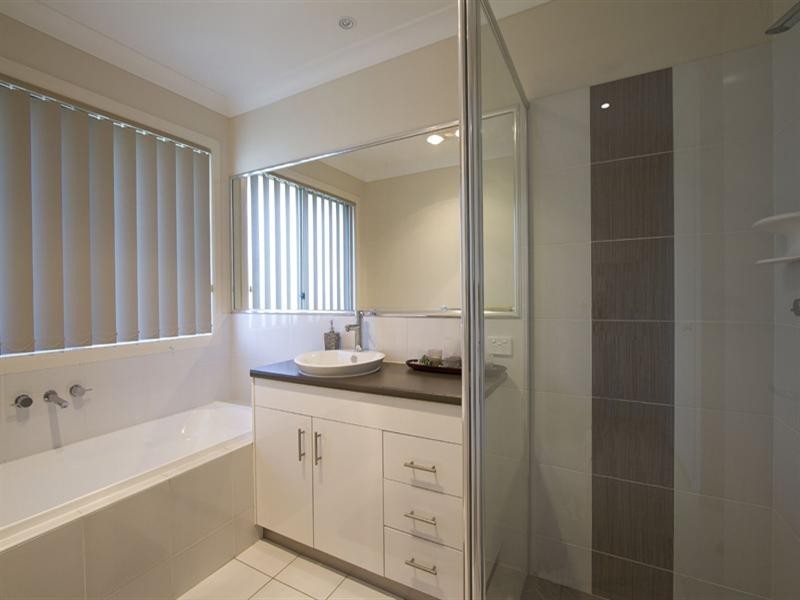 6 Barambah Street, Glenvale QLD 4350