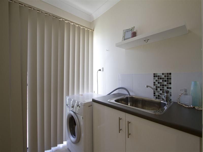 6 Barambah Street, Glenvale QLD 4350