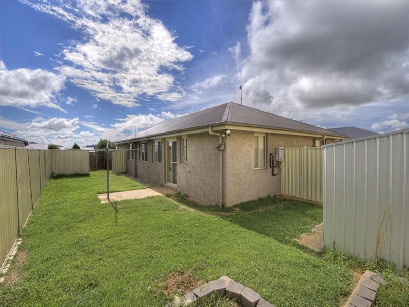 6 Barambah Street, Glenvale QLD 4350