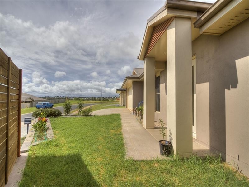 6 Barambah Street, Glenvale QLD 4350