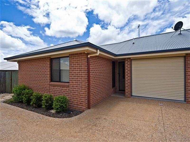 2/15 Gorman Street, Darling Heights QLD 4350