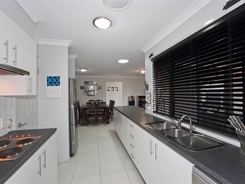 2 Karingal Court, Glenvale QLD 4350