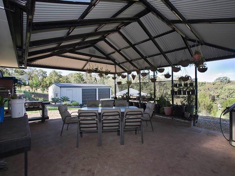 2 Karingal Court, Glenvale QLD 4350