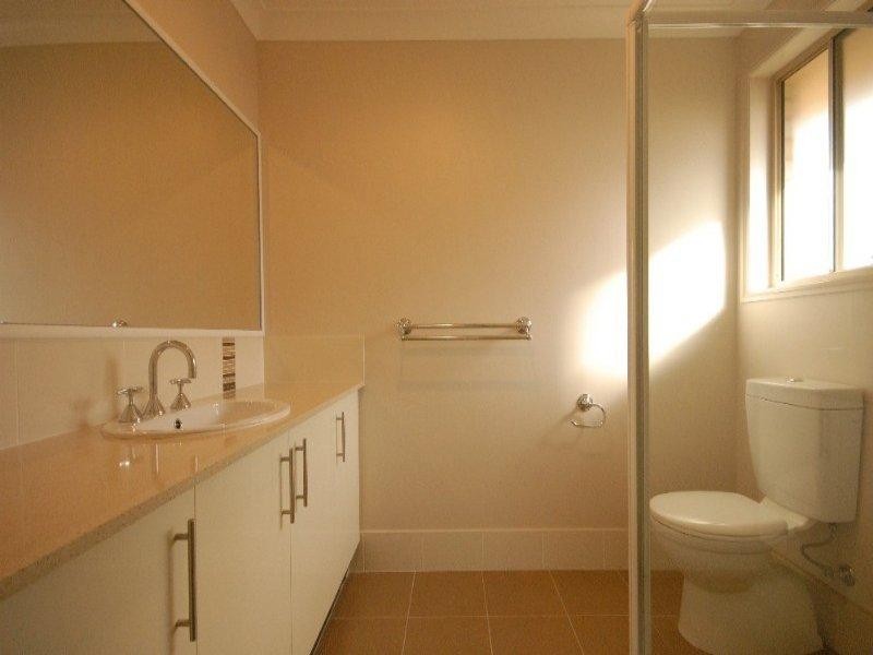 20 High Court Drive, Wilsonton Heights QLD 4350