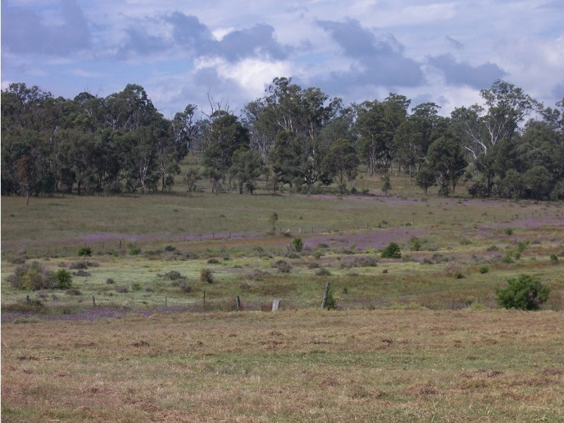 - Willis Road, Meringandan QLD 4352