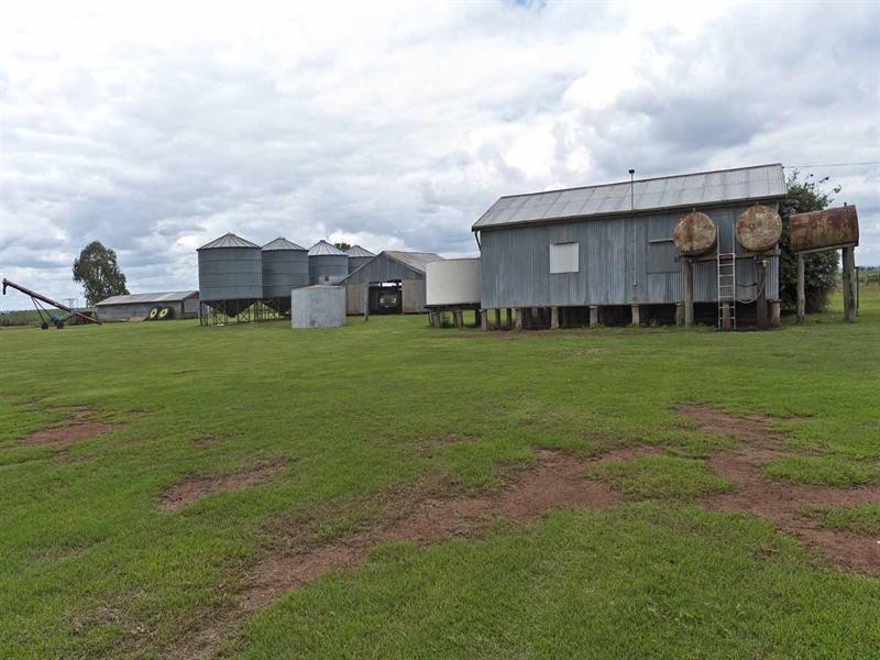 15704 Warrego Highway, Bowenville QLD 4404