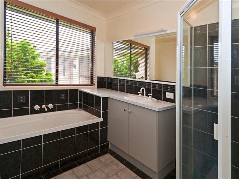 1/361 Ramsay Street, Middle Ridge QLD 4350