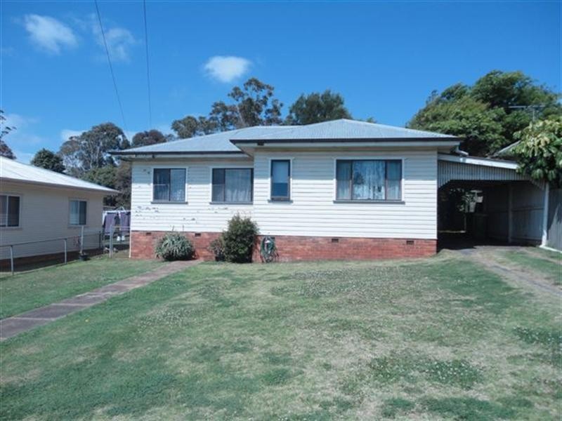 18 Norah Street, Centenary Heights QLD 4350