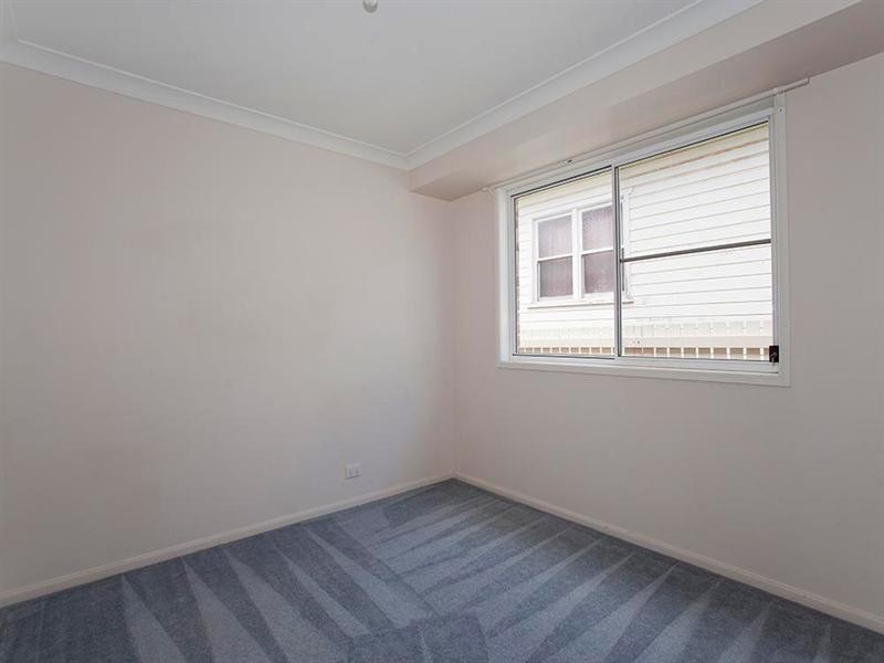 8A Hamilton Street, Newtown QLD 4350