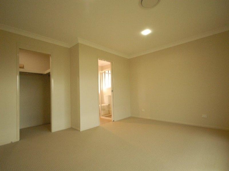 20 High Court Drive, Wilsonton Heights QLD 4350