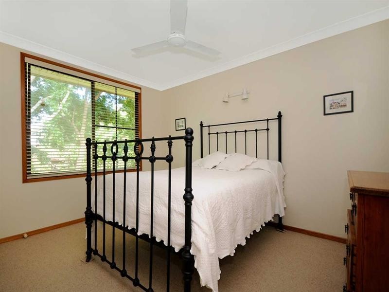 27 Amos Crescent, Mount Lofty QLD 4350