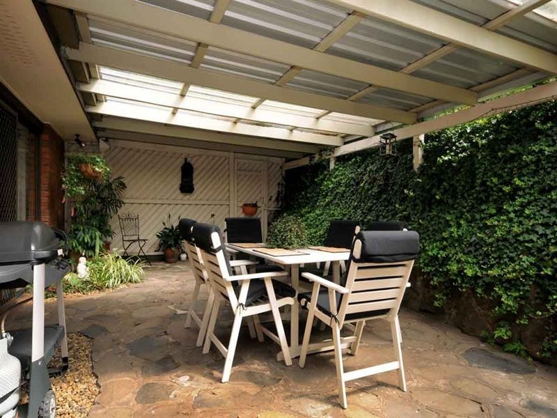 27 Amos Crescent, Mount Lofty QLD 4350