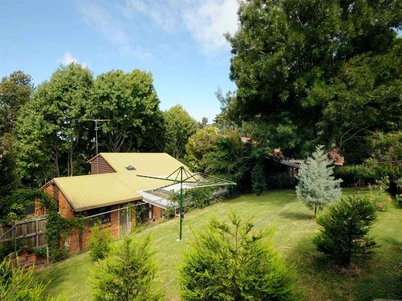 27 Amos Crescent, Mount Lofty QLD 4350