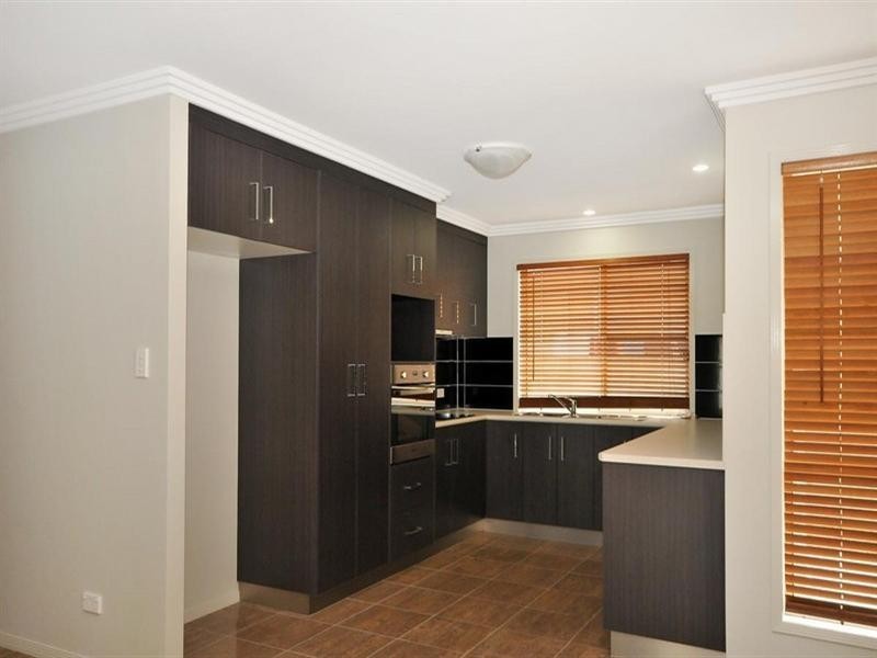 1/26a Ascot Street, Newtown QLD 4350