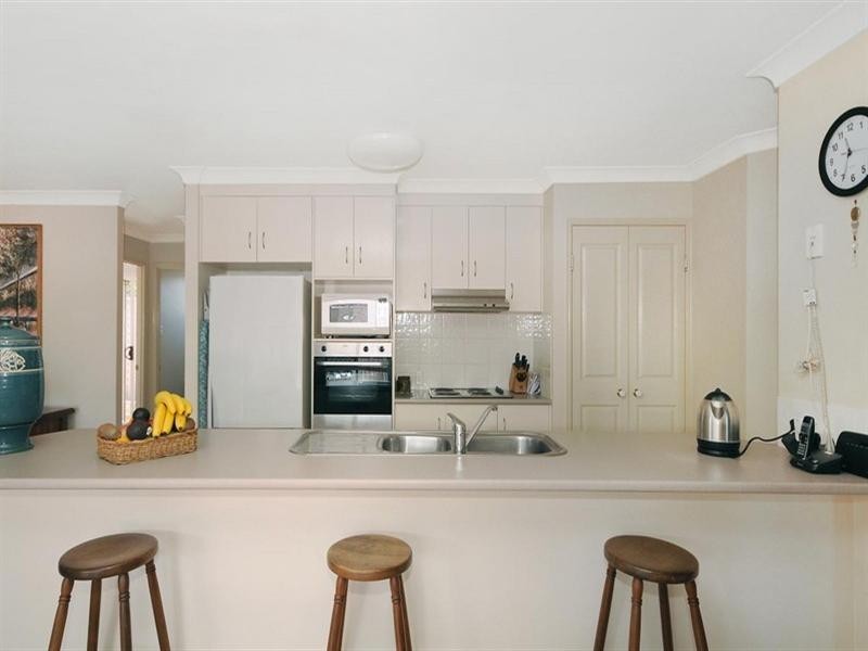 6 Wood Drive, Middle Ridge QLD 4350
