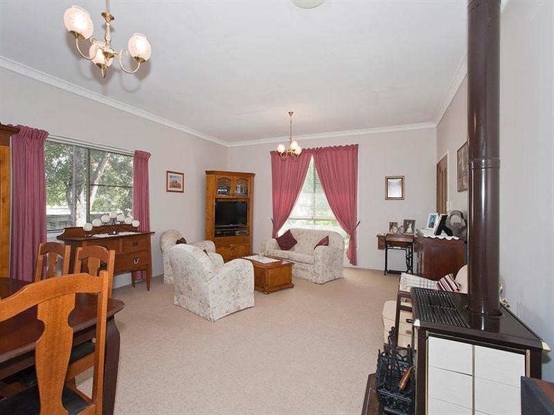 24 Ellis Street, Wilsonton QLD 4350
