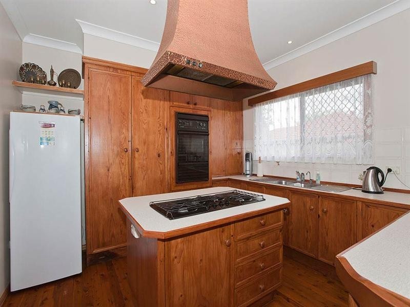 7 John Street, East Toowoomba QLD 4350