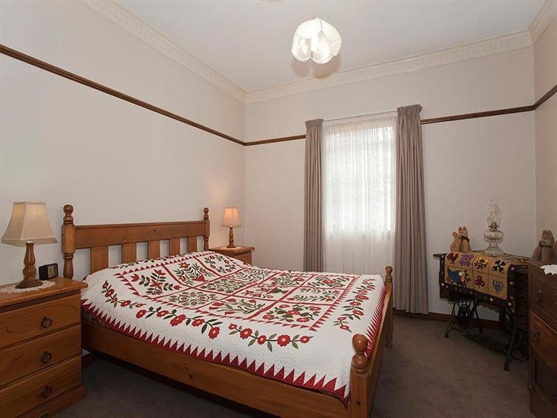 7 John Street, East Toowoomba QLD 4350