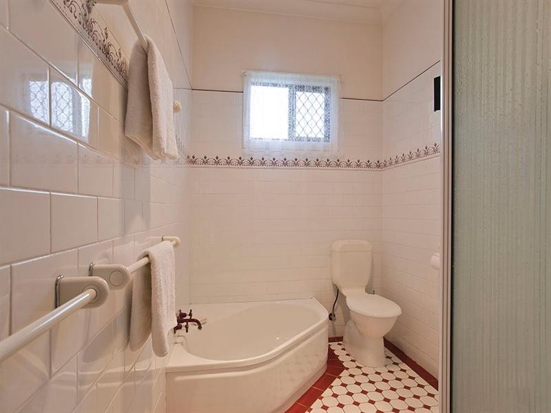 7 John Street, East Toowoomba QLD 4350