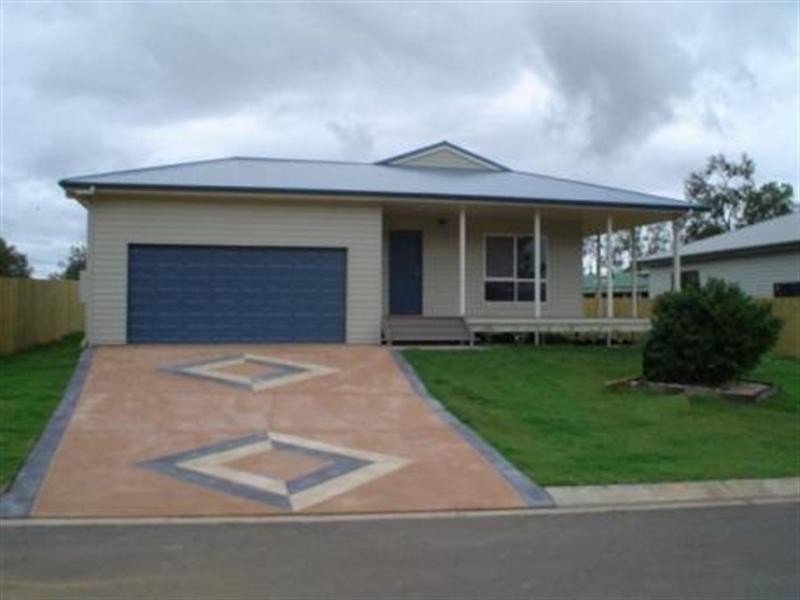 10 Carly Drive, Helidon QLD 4344