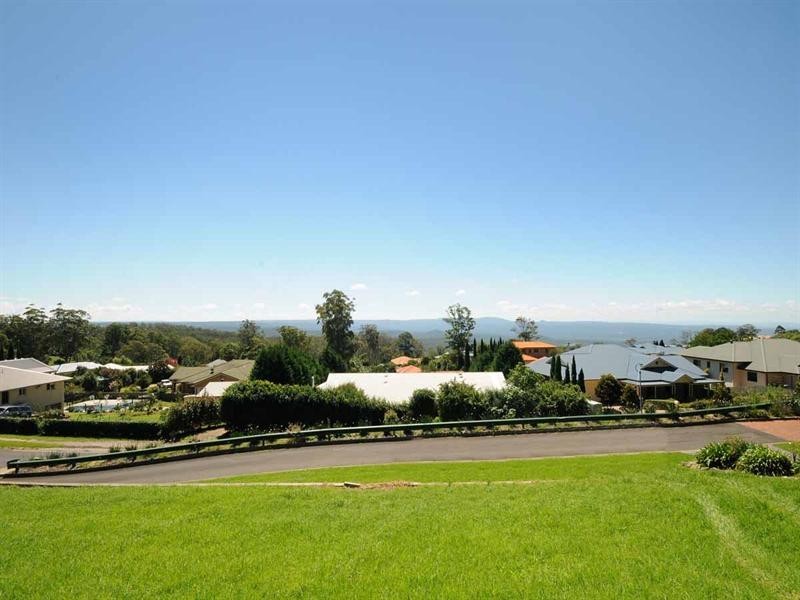 37 Windemere Terrace, Mount Lofty QLD 4350