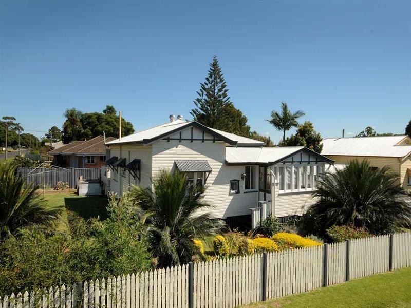 21 Second Avenue, Harristown QLD 4350