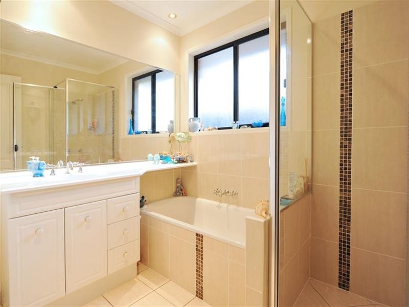 7 Manooka Crescent, Highfields QLD 4352