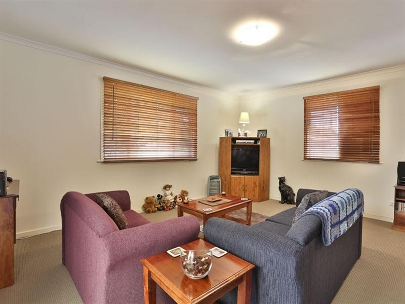 19 Tynedale Avenue, Newtown QLD 4350