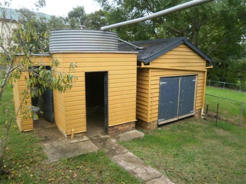 151 North Street, Rockville QLD 4350