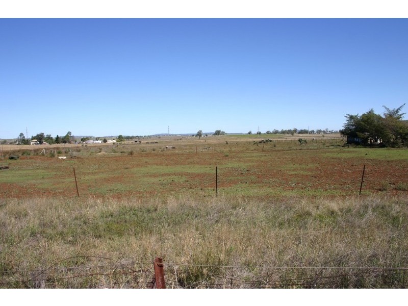 99 Bunkers Hill School Road, Westbrook QLD 4350