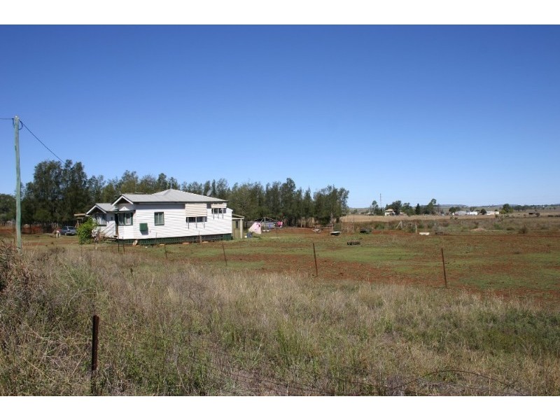 99 Bunkers Hill School Road, Westbrook QLD 4350