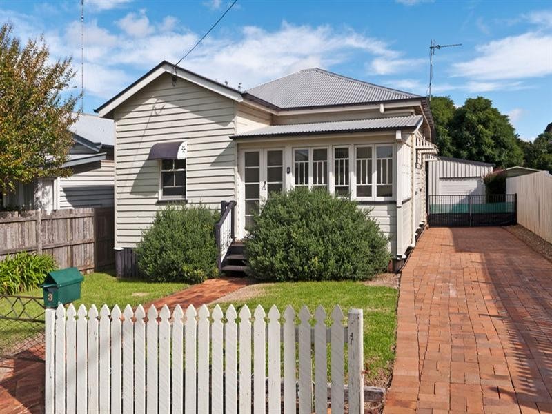 3 Trevethan Street, Mount Lofty QLD 4350