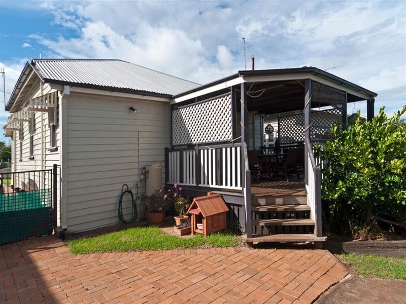 3 Trevethan Street, Mount Lofty QLD 4350