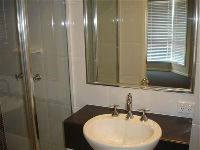 2/28 Cuttaburra, Glenvale QLD 4350