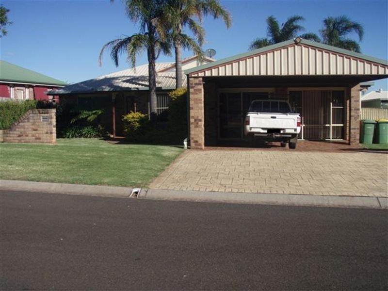 28 Catalina Drive, Wilsonton QLD 4350