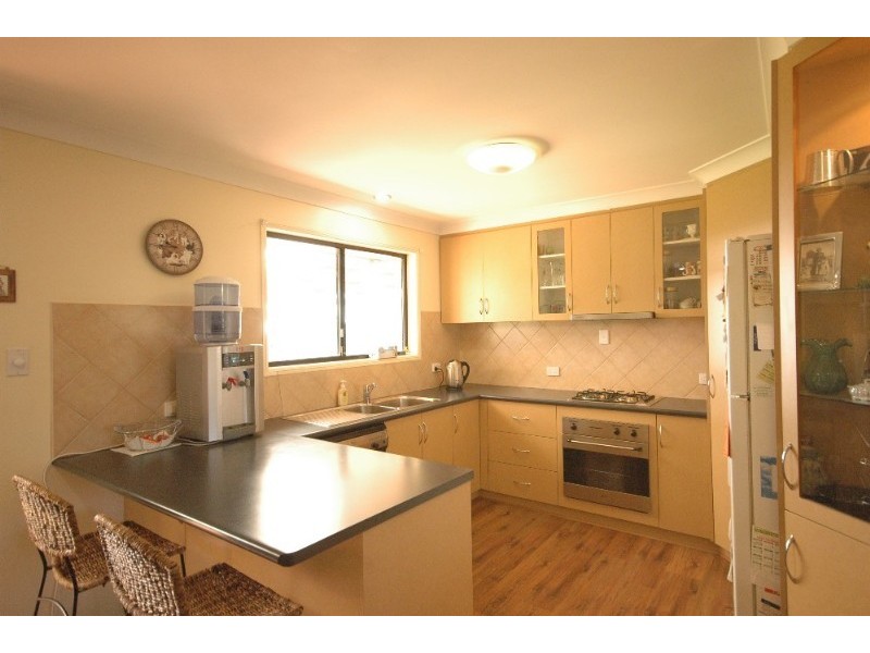 16 Kennedy Street, Cabarlah QLD 4352