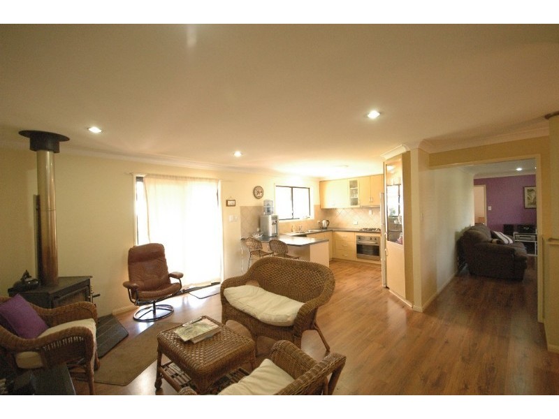 16 Kennedy Street, Cabarlah QLD 4352