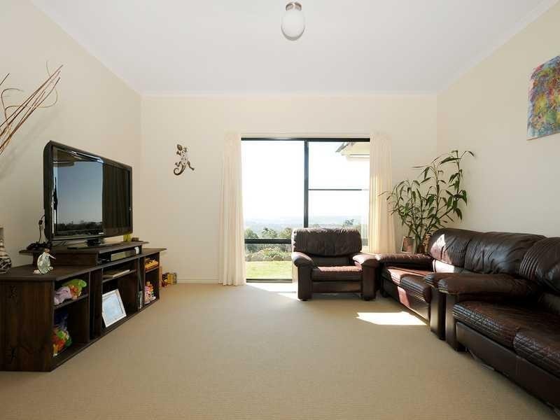 61 Hilltop Drive, Gowrie Junction QLD 4352