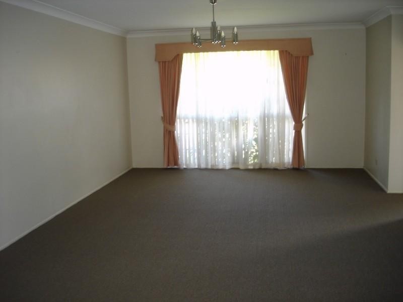 2 Smythe Street, Kearneys Spring QLD 4350