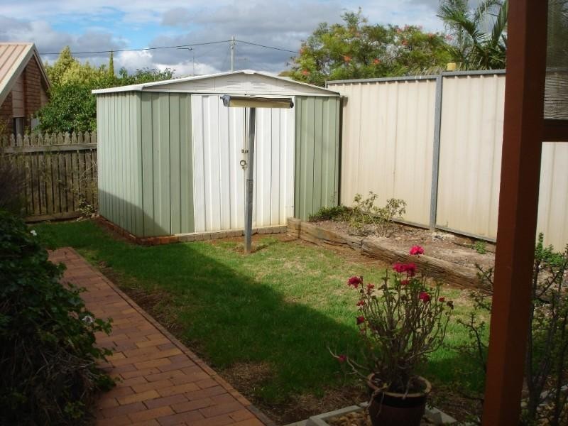 2 Smythe Street, Kearneys Spring QLD 4350