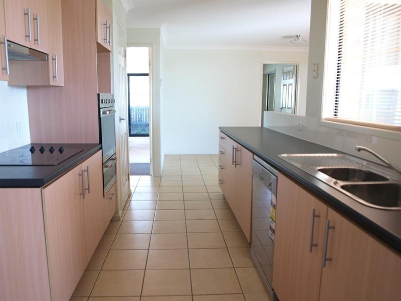 589 Hume Street, Kearneys Spring QLD 4350