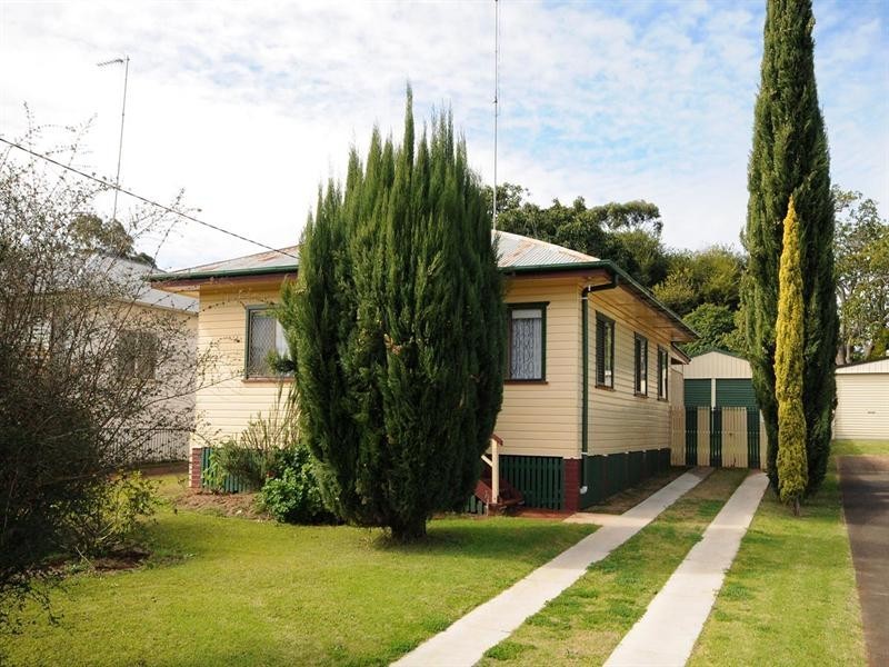 28 McIntyre Street, Centenary Heights QLD 4350