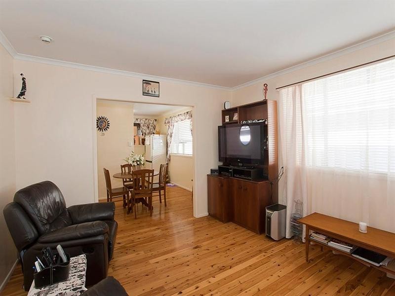 12 Milton Street, Kearneys Spring QLD 4350