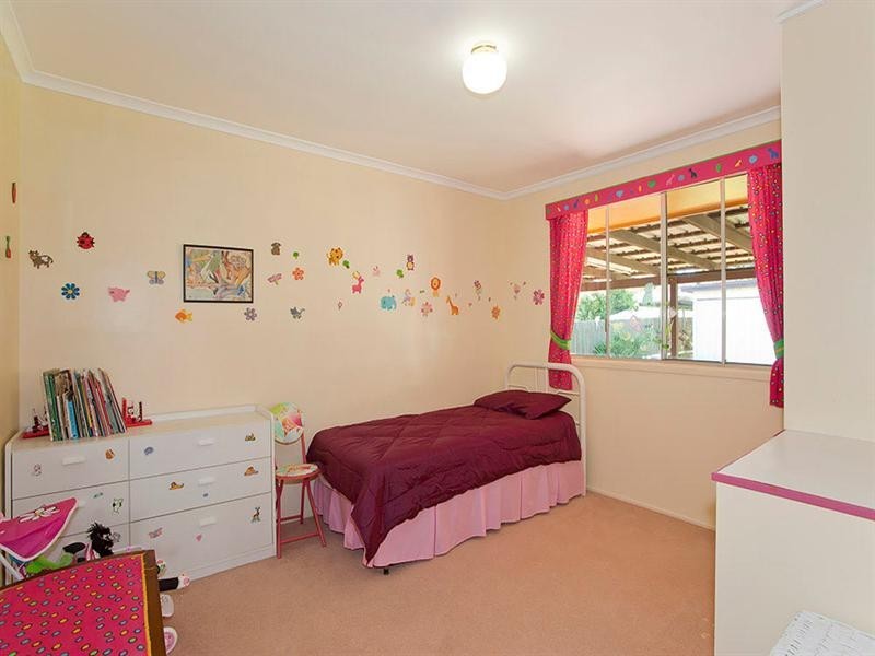 12 Milton Street, Kearneys Spring QLD 4350