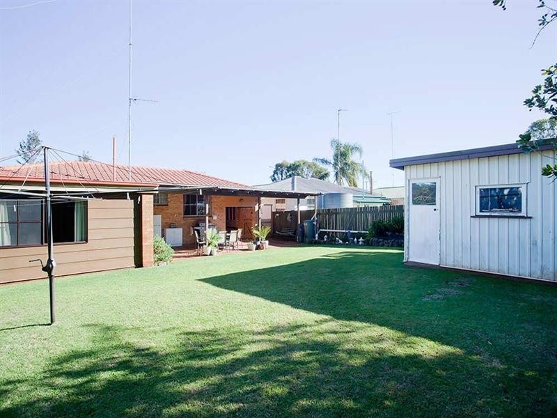 12 Milton Street, Kearneys Spring QLD 4350